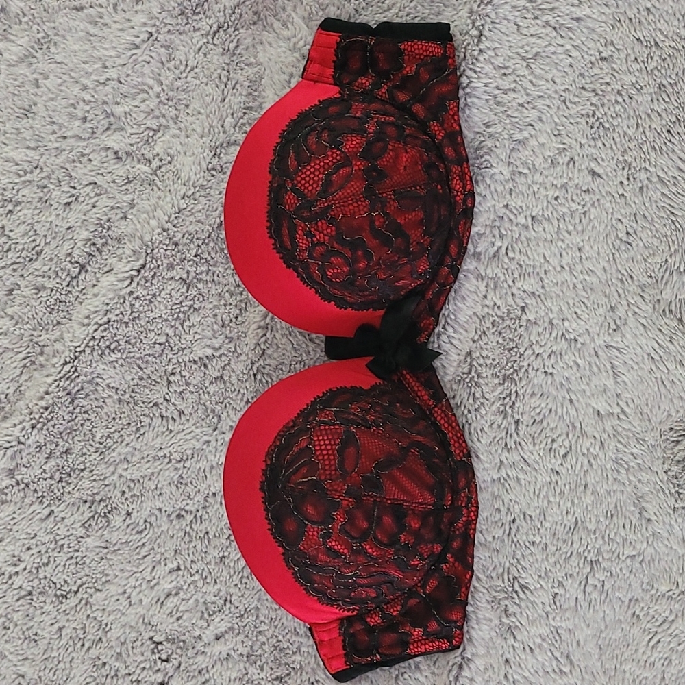 Victoria's Secret strapless bra